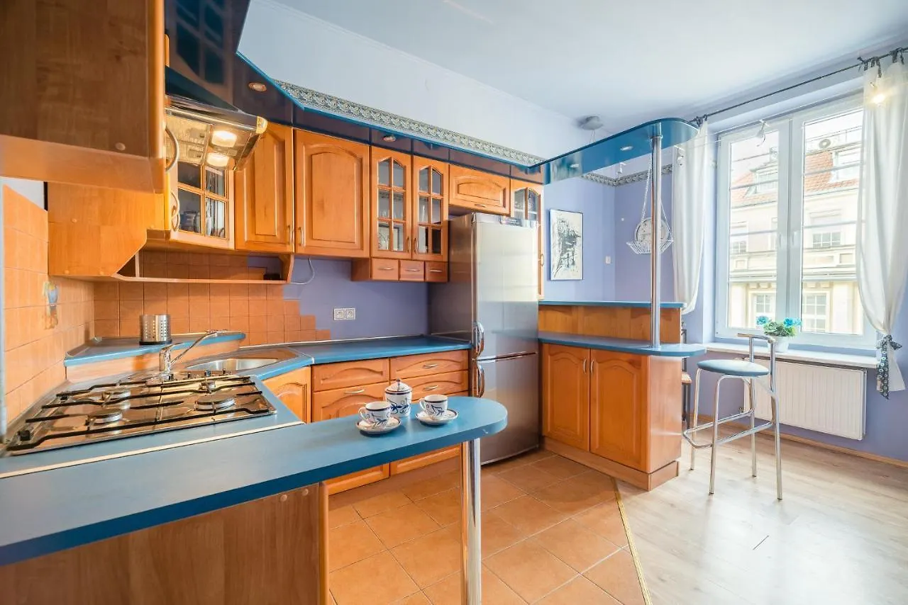 Pokoj Tkacka Czerwony W Apartamencie Ze Wspolna Lazienka I Kuchnia Gdansk Apartment